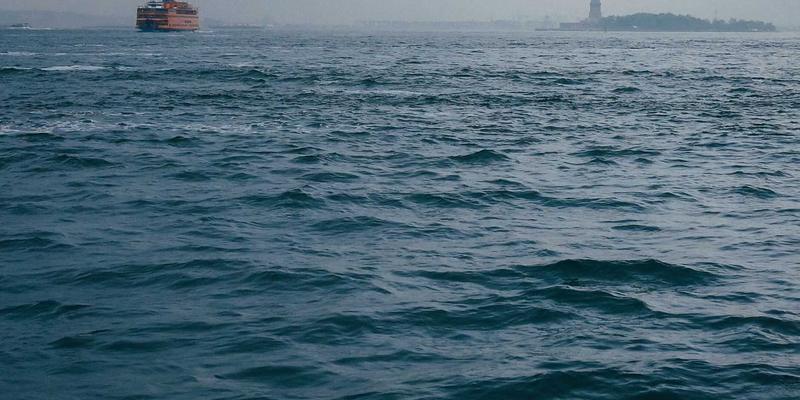 双峰木业全屋定制：巧用未来主义家具设计，让小户型空间视觉扩容30%