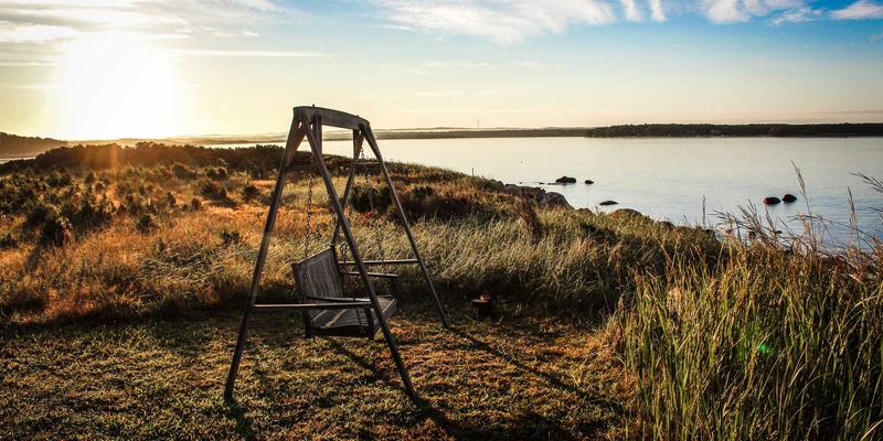 双峰木业餐厅家具定制：从圆桌文化到西厨岛台的木材加工艺术
